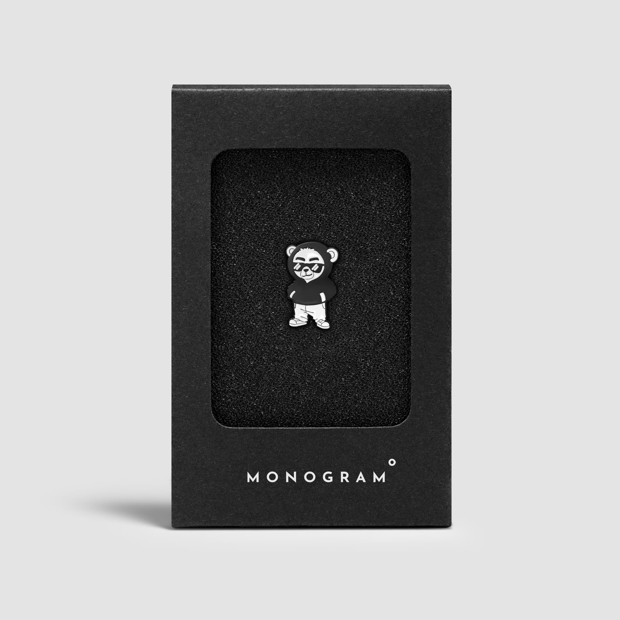 Значки для одежды Monogram
