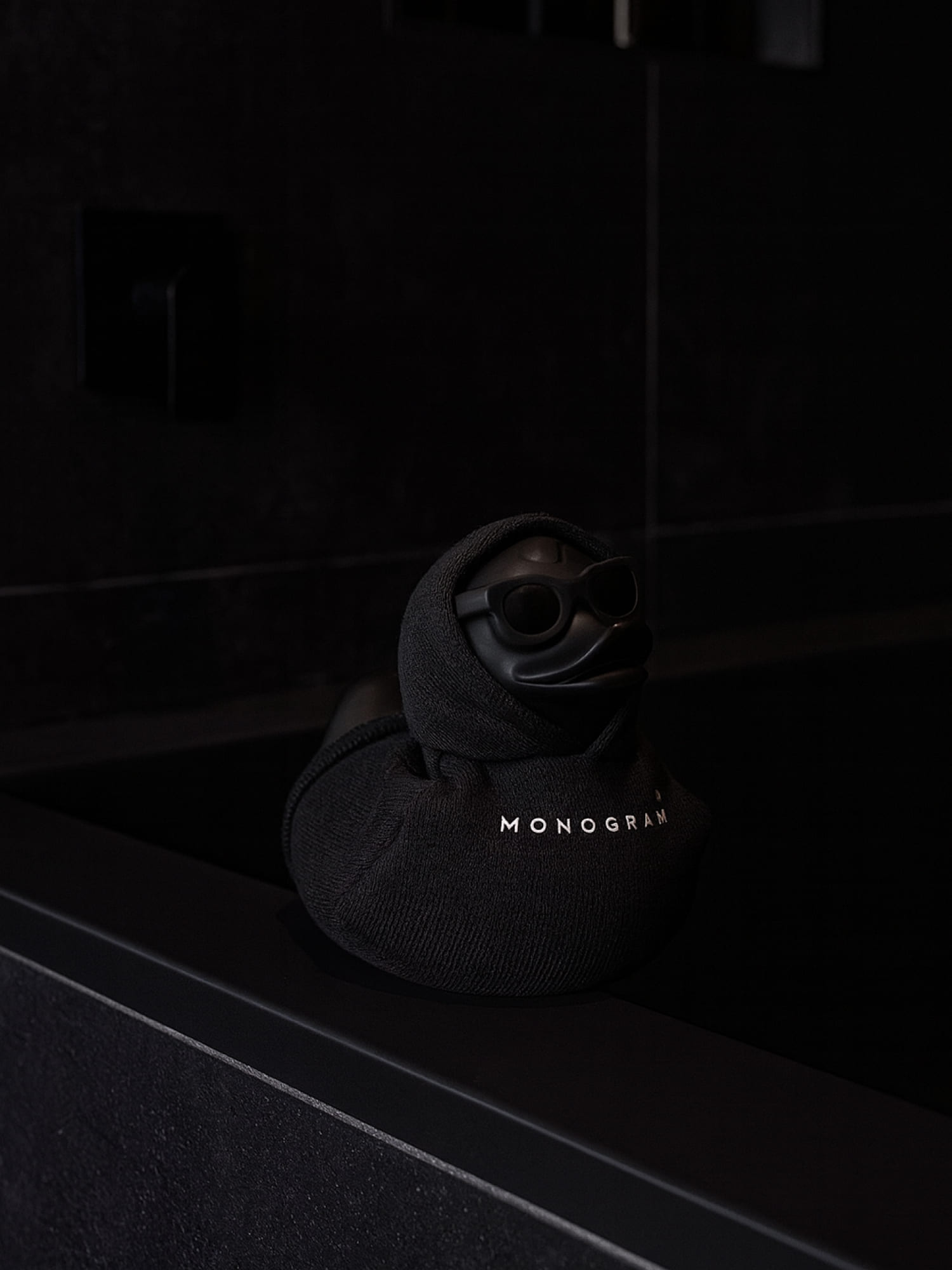Резиновая уточка в очках Monogram 104
