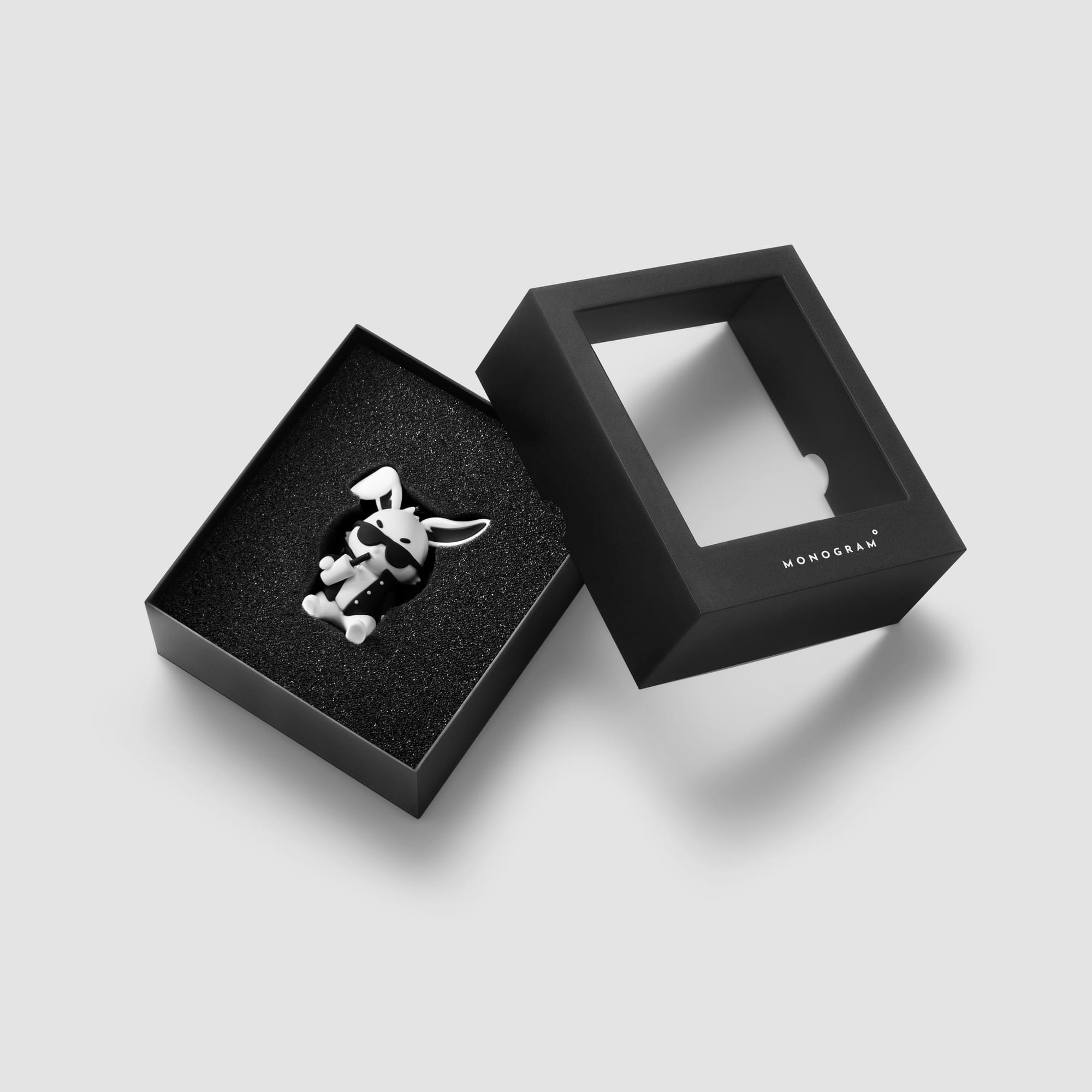 Брелок зайка Monogram 107
